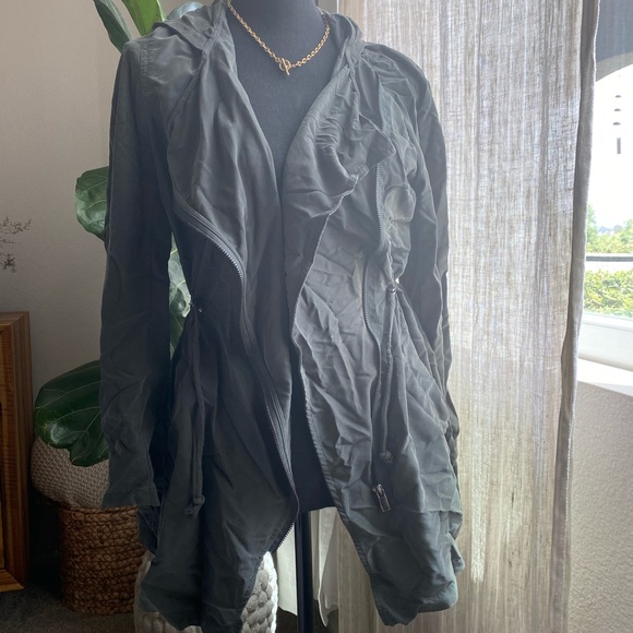 Green Cinched Waist Jacket - Picture 2 of 2